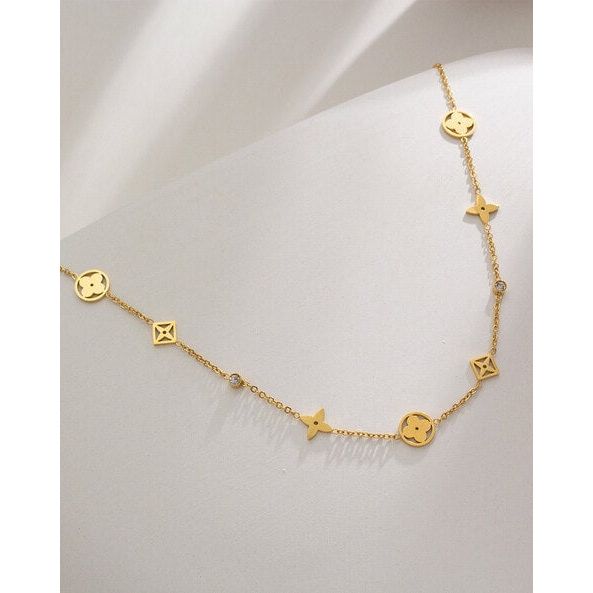 Leaf Clover Diamond Necklace