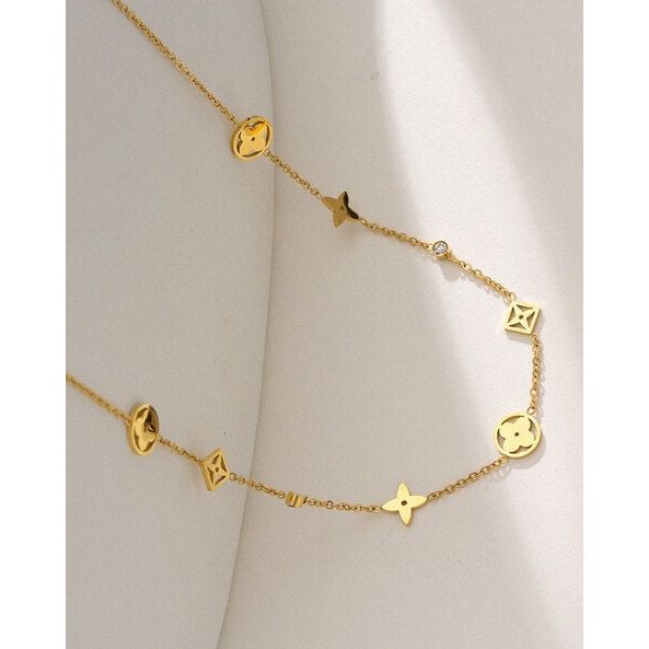 Leaf Clover Diamond Necklace