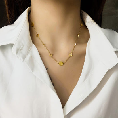 Leaf Clover Diamond Necklace