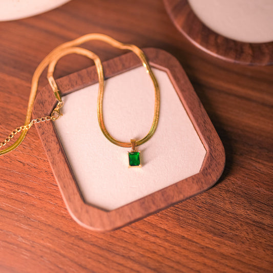 Mira - Emerald Snake Chain Necklace