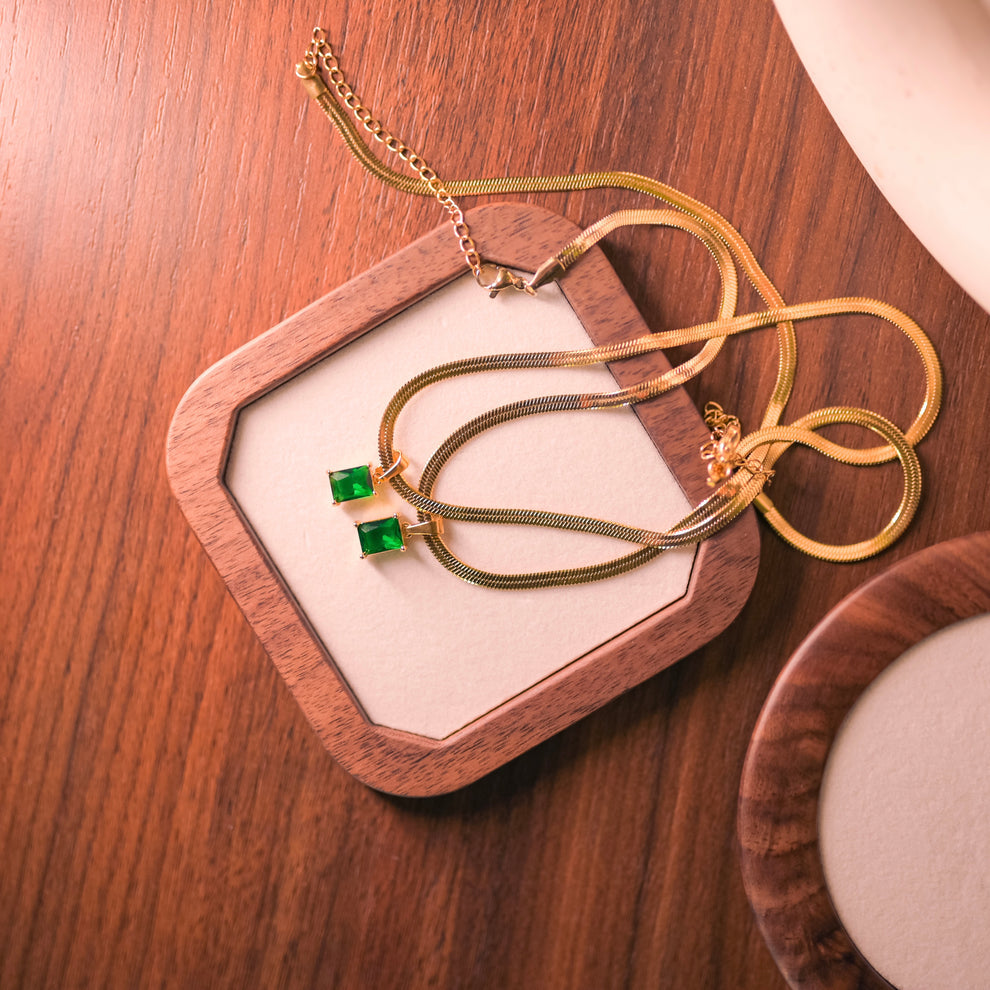 Mira - Emerald Snake Chain Necklace
