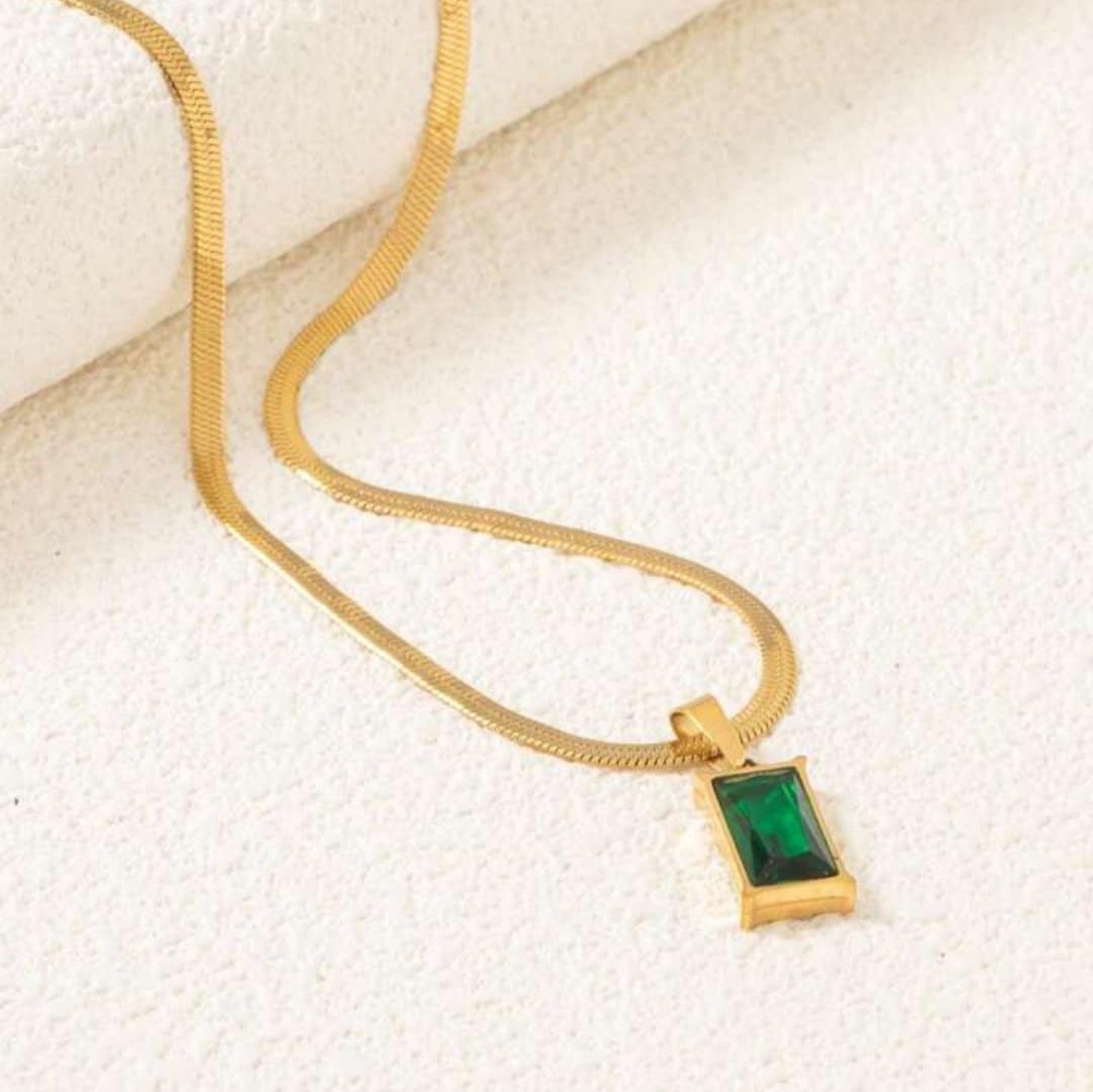 Mira - Emerald Snake Chain Necklace
